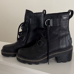 Sorel Cate Black Leather Ankle Boots